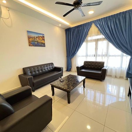 Meridinmedini Familytrip 5Min To Legoland By Vdo Homestay نوساجايا المظهر الخارجي الصورة