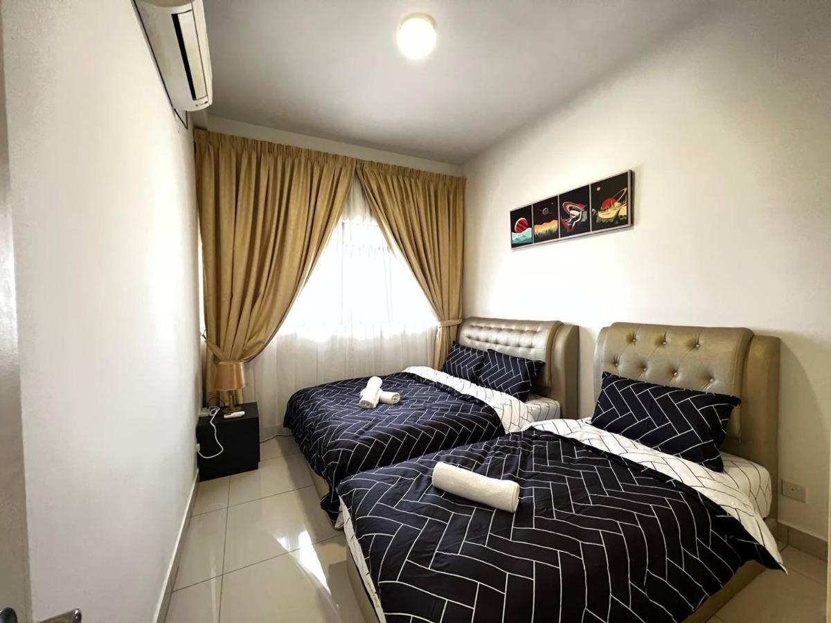 Meridinmedini Familytrip 5Min To Legoland By Vdo Homestay نوساجايا المظهر الخارجي الصورة