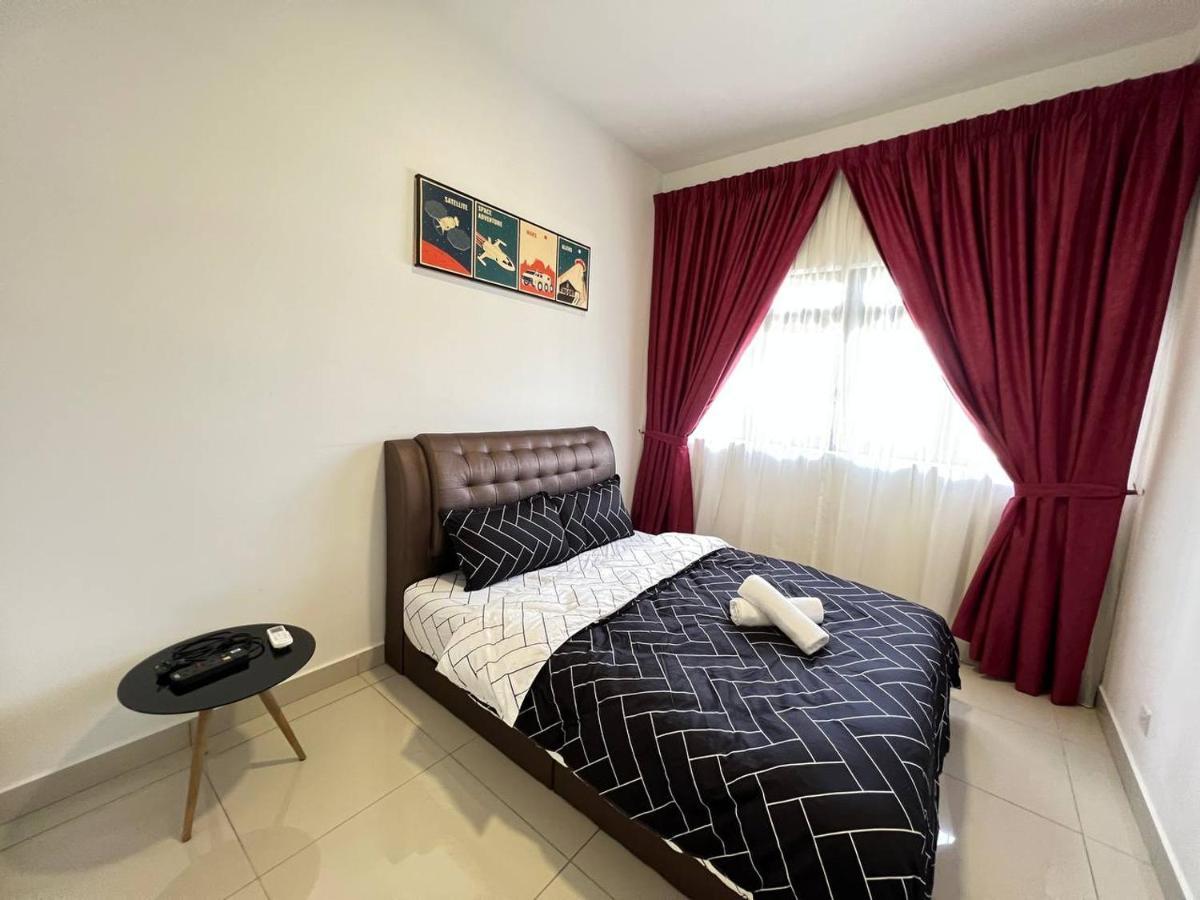 Meridinmedini Familytrip 5Min To Legoland By Vdo Homestay نوساجايا المظهر الخارجي الصورة